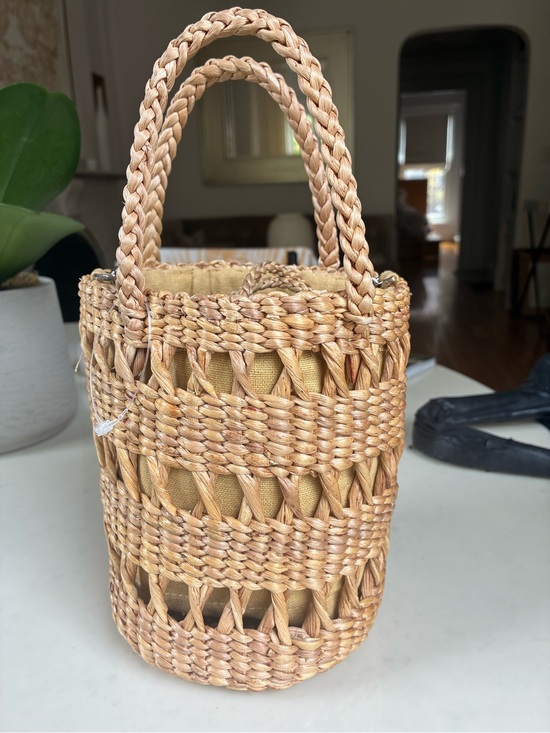 Hat Attack Handbags - NWT Hat Attack Mina Bag Woven Straw Bucket Bag - Natural Tan